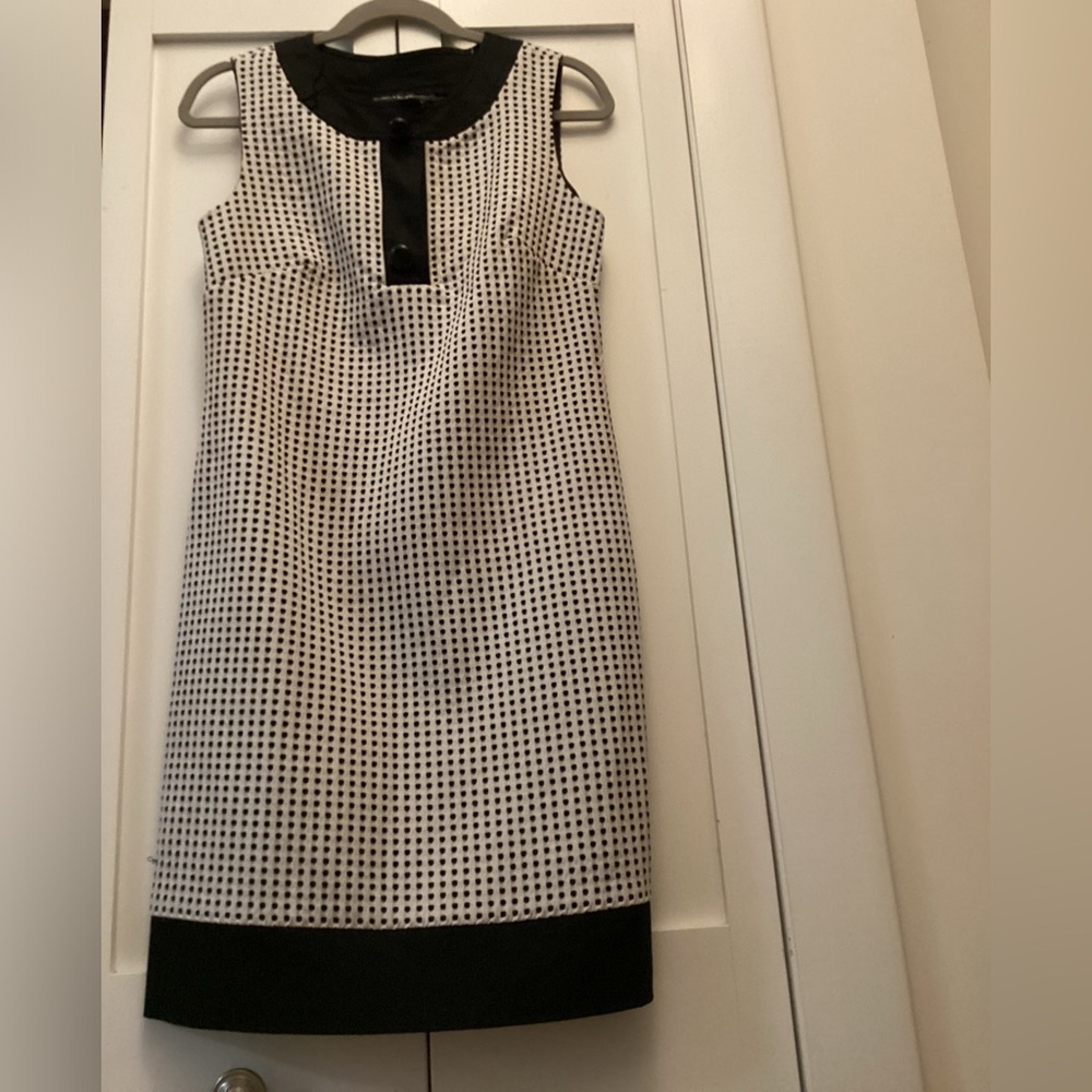 Donna Morgan sleeveless Midi Dress